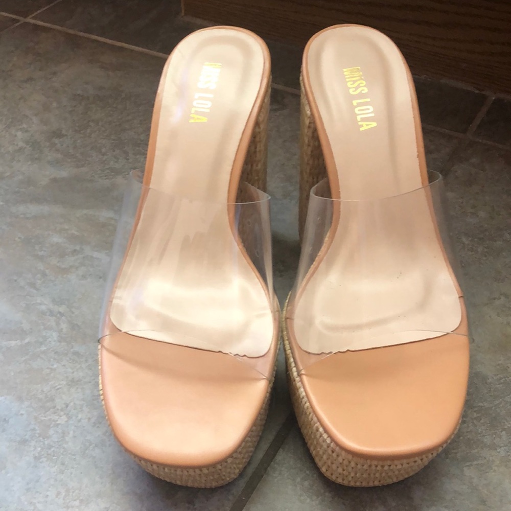 Platform sandals